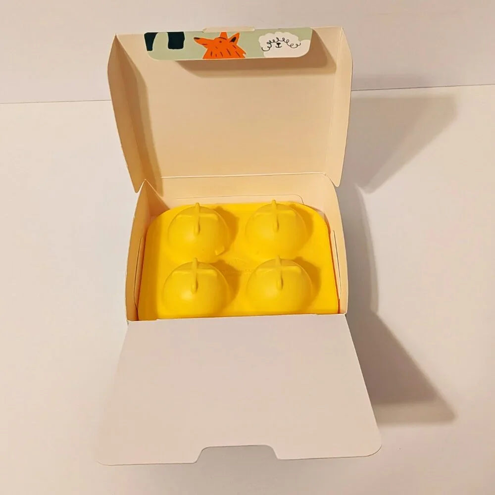 NEW Woof Pupsicle Treat Tray Mold Treat Dispenser Dog Toy Small NEW